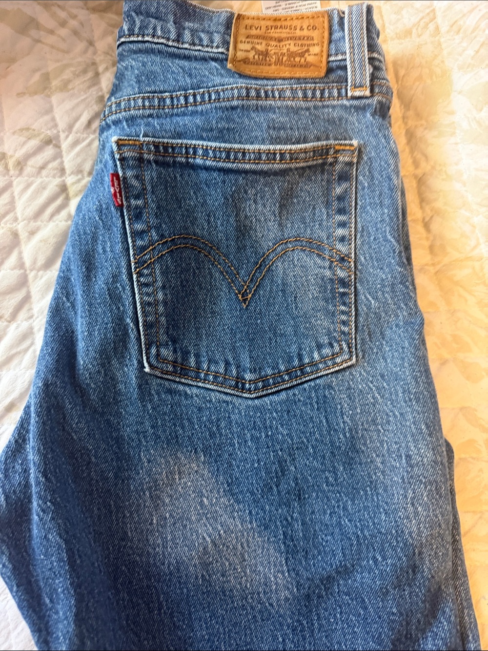 Levi's Womens Blue Relaxed Fit Denim Jeans with Signature Back Pocket